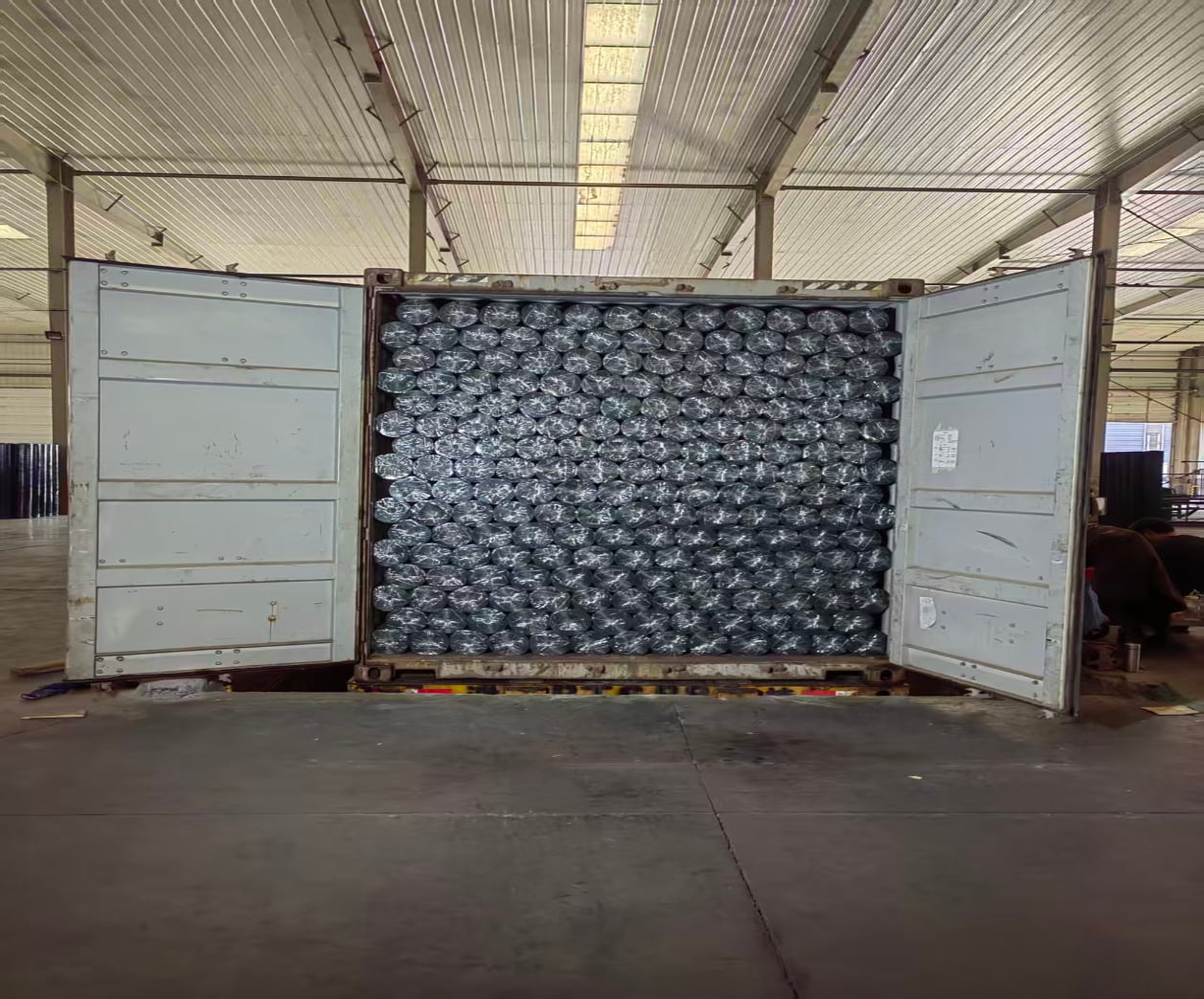 Container packing for export wire mesh orders