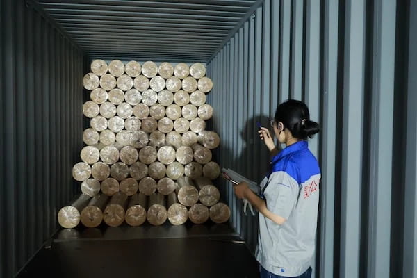 Bulk order container loading PVC coated mesh